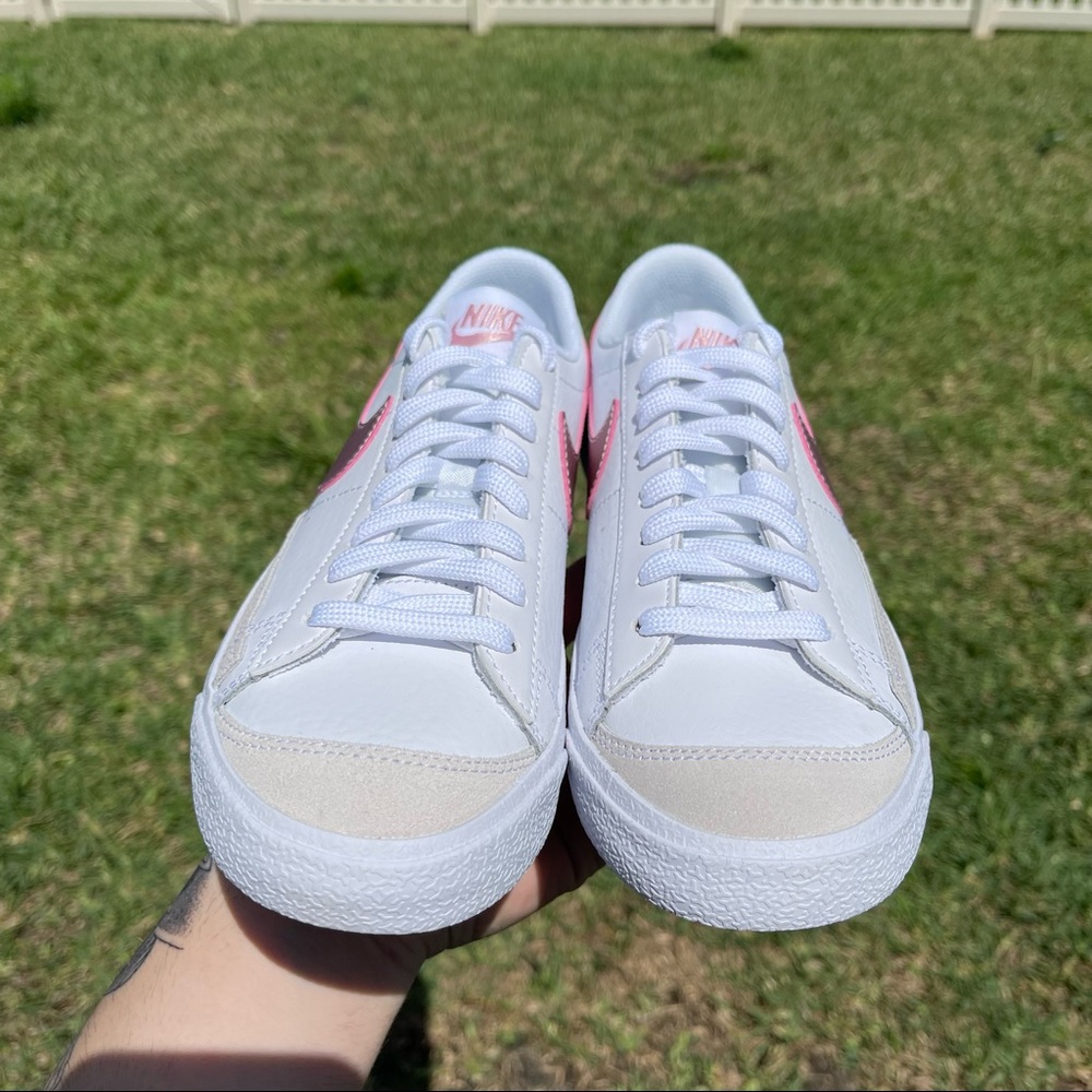NEW NIKE BLAZER LOW WHITE PINK - Picture 2 of 3